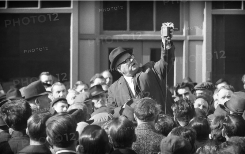 Hector Grey selling novelty goods, Dublin