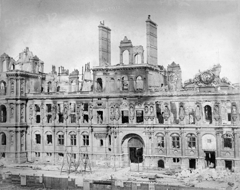 The Paris Commune: the Hôtel de Ville after the fire