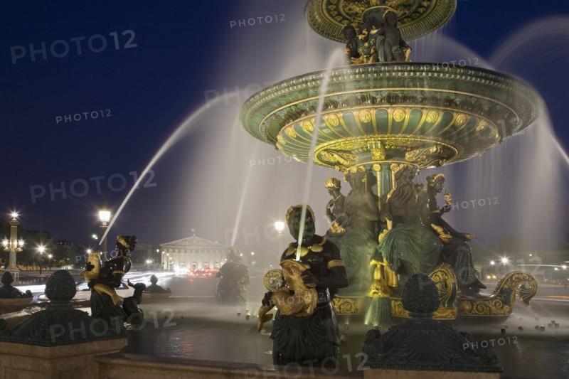 Paris, place de la Concorde
Ornate fountain at night.