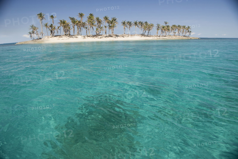 Deserted tropical island. Date : 2006