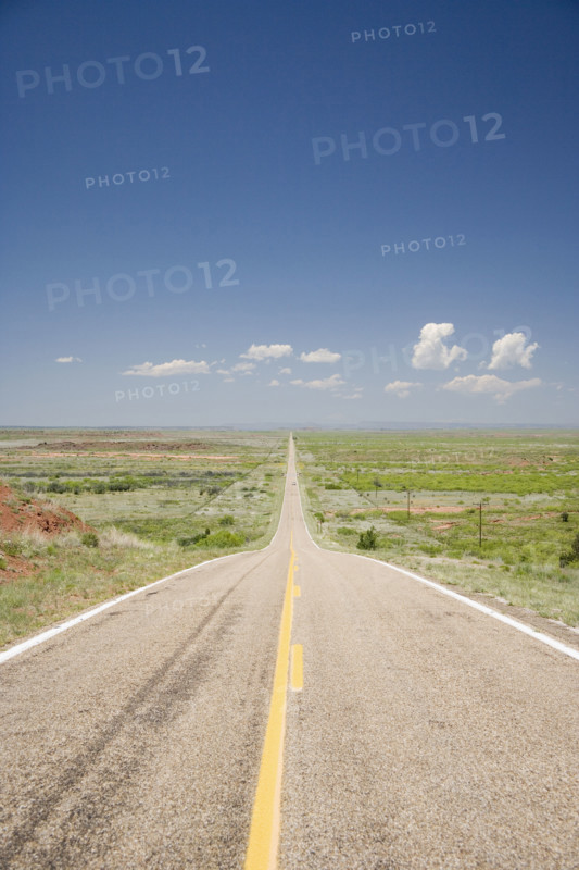 Empty county road. Date : 2006
