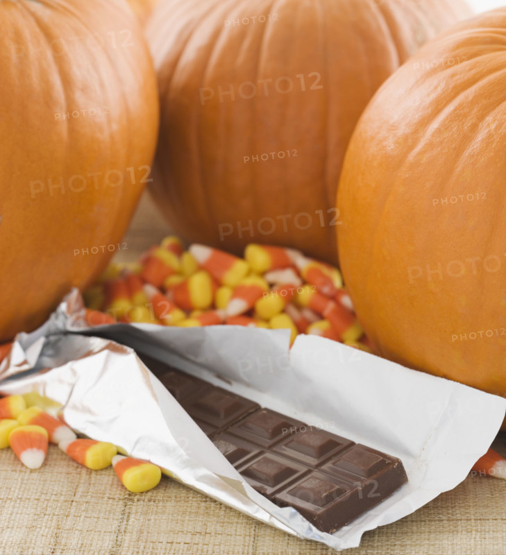 Still life of pumpkins and candy. Date : 2006