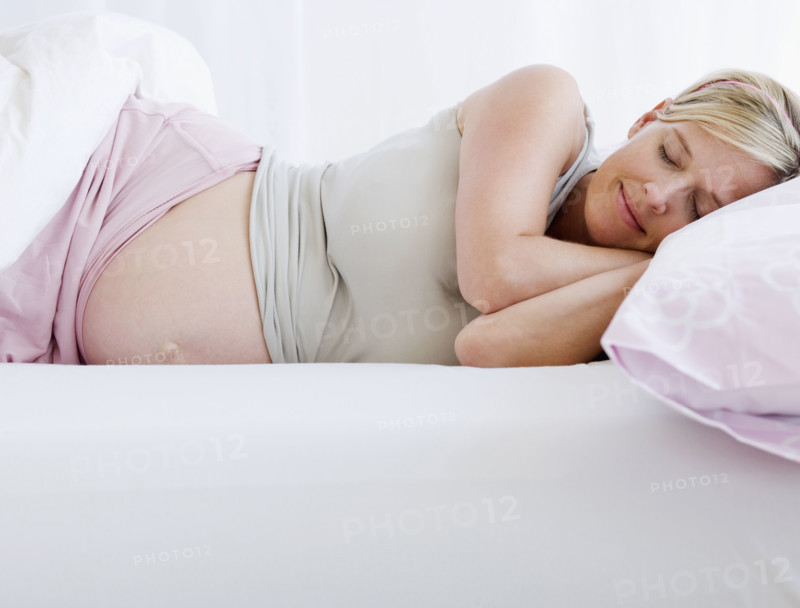 Pregnant woman sleeping. Date : 2007
