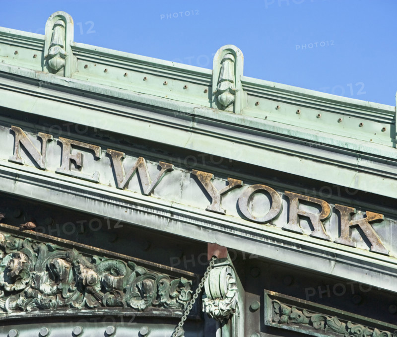 Old New York sign. Date : 2007
