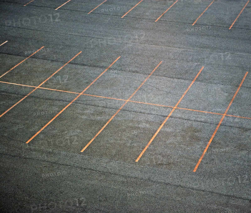 empty parking spaces. Date : 2007