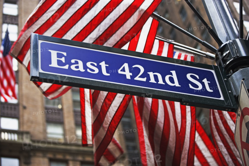 East 42nd Street sign, New York city. Date : 2007