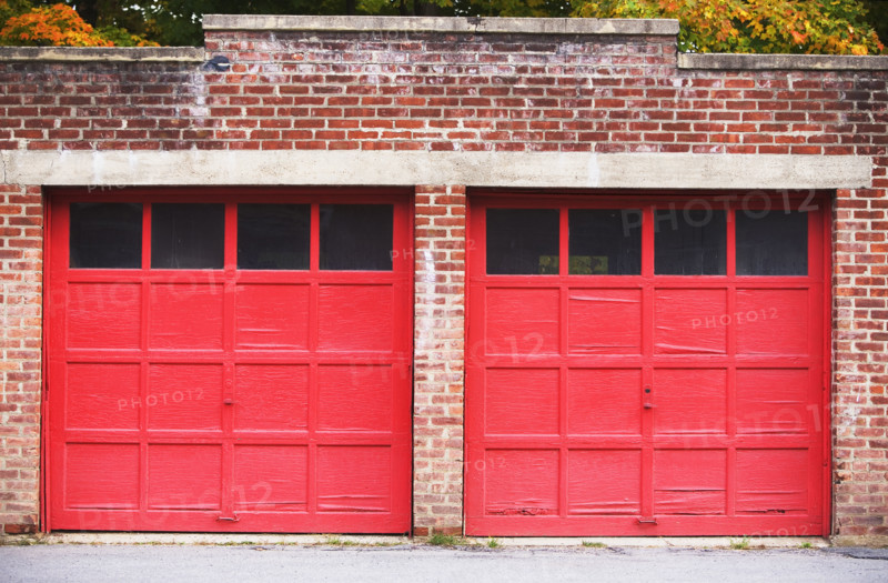 garage doors. Date : 2007