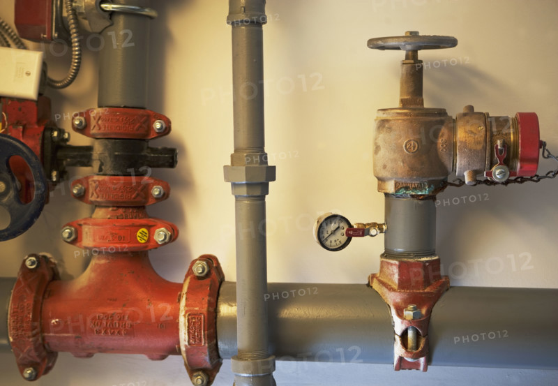 Pipes with pressure gauge and shutoff valves. Date : 2007