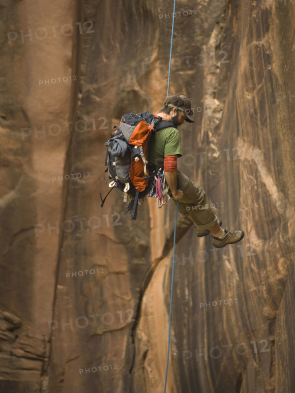 Man canyon rappelling. Date : 2007
