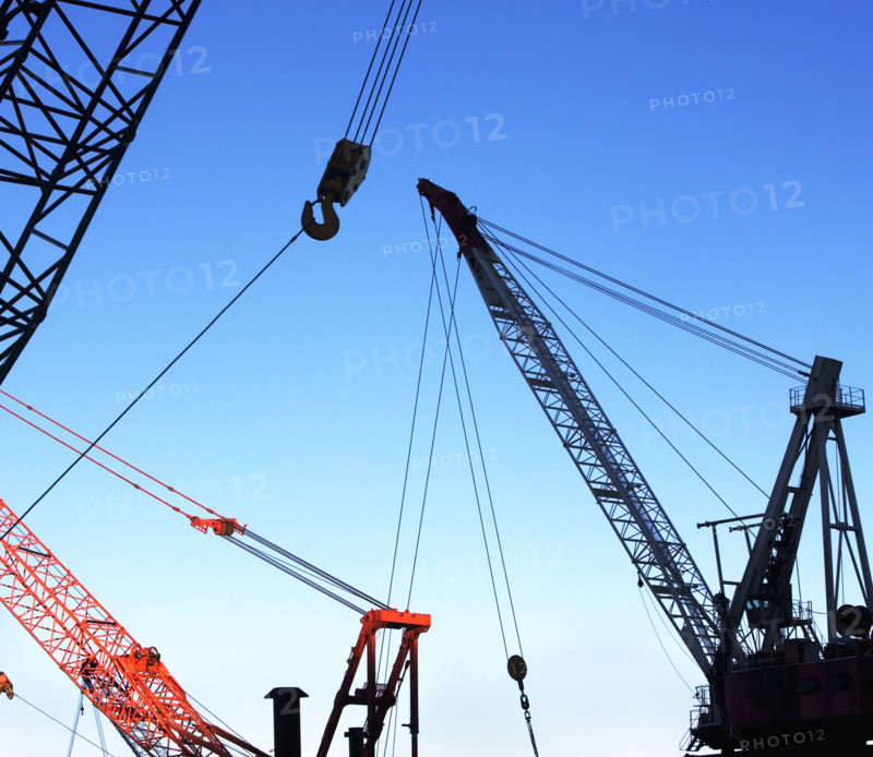 construction cranes. Date : 2007