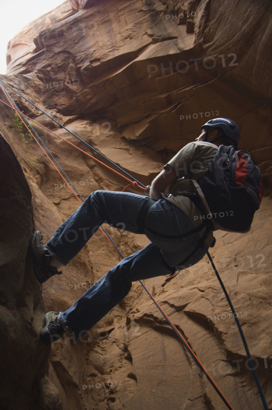 Man canyon rappelling. Date : 2007