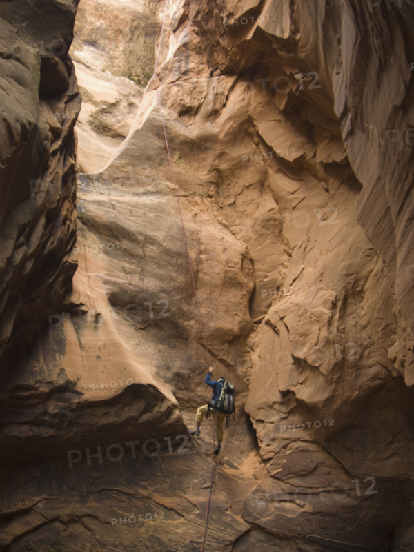 Man canyon rappelling. Date : 2007