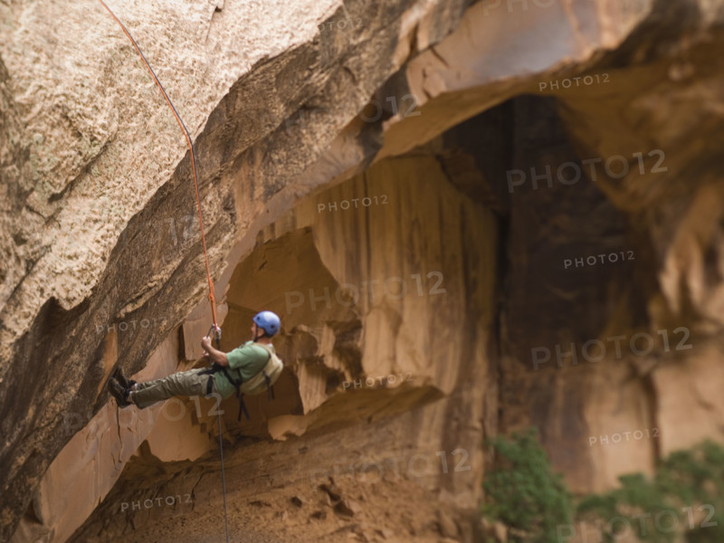 Man canyon rappelling. Date : 2007