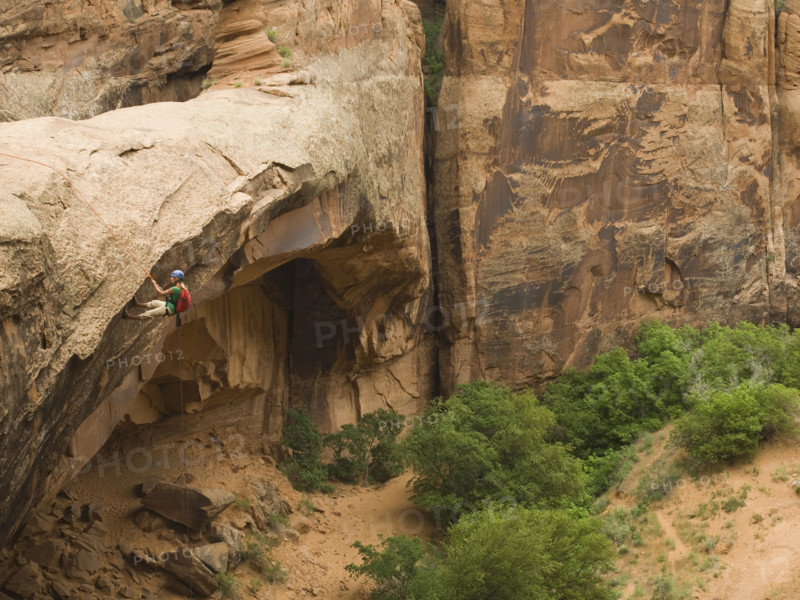 Person canyon rappelling. Date : 2007