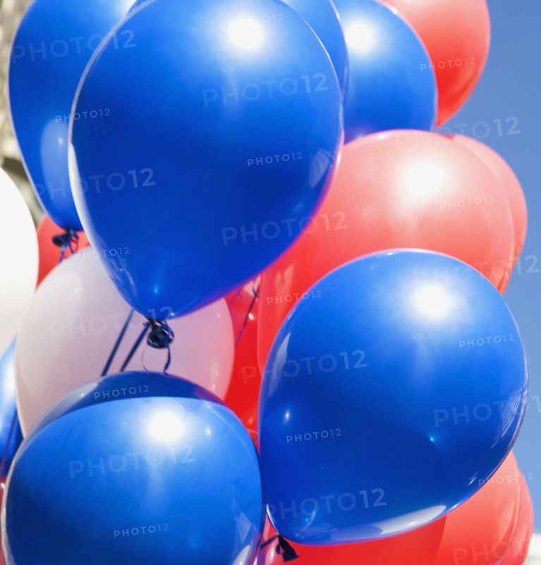 red, white and blue balloons. Date : 2008