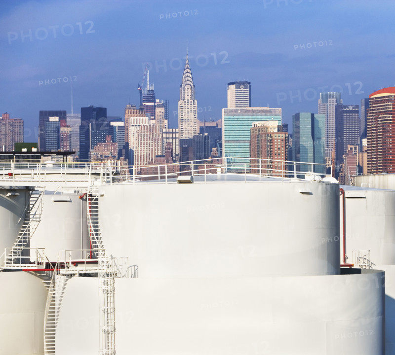 New York City, oil tanks. Date : 2008