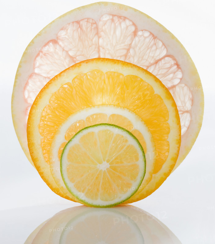 Close up of citrus fruit slices. Date : 2008