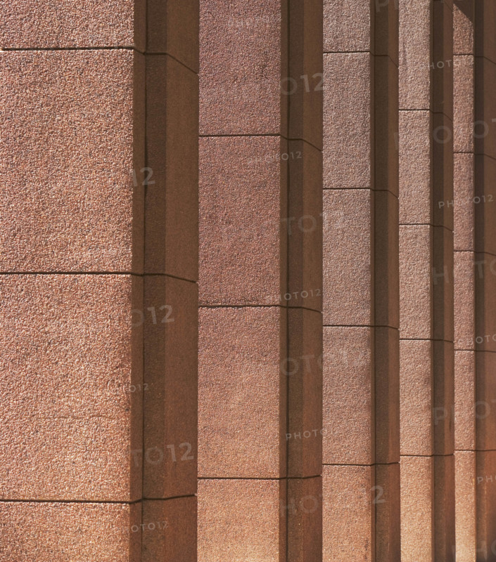 Row of stone columns. Date : 2008