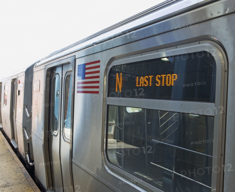 Subway train and platform, New York City, New York, United States. Date : 2008