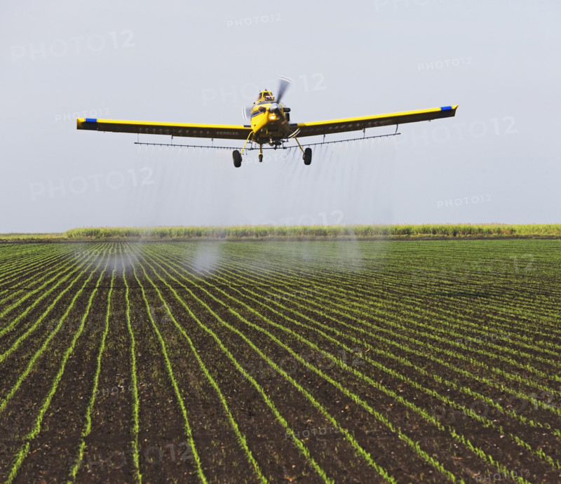 crop-duster plain over field. Date : 2008