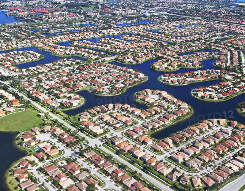 aerial view of housing community. Date : 2008