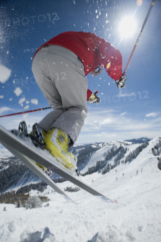 Man in air on skis. Date : 2008