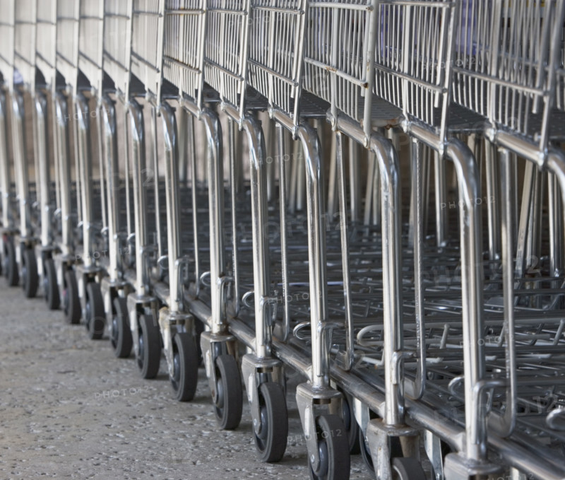 Row of shopping carts. Date : 2008