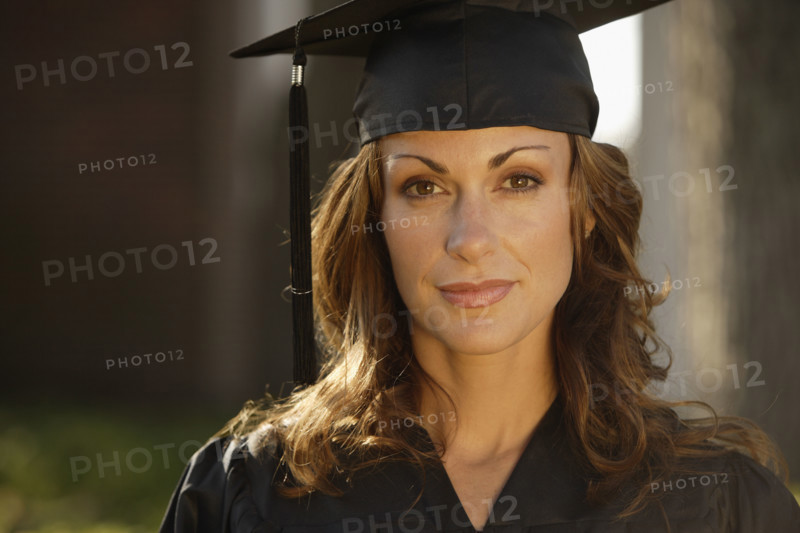 Portrait of woman graduate. Date : 2008