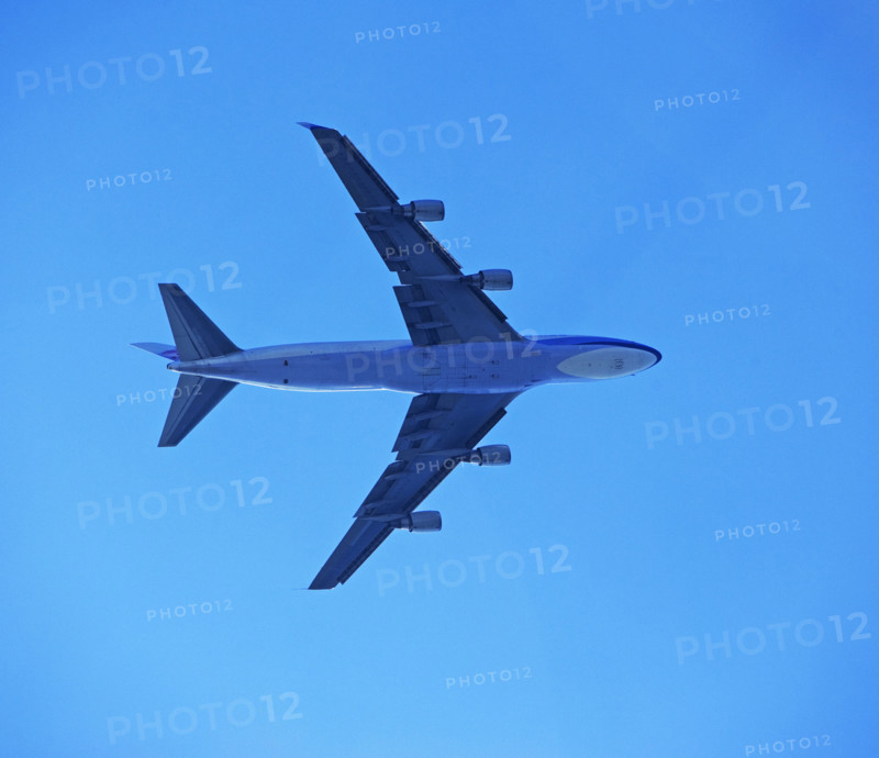 Low angle view of airplane in sky. Date : 2008