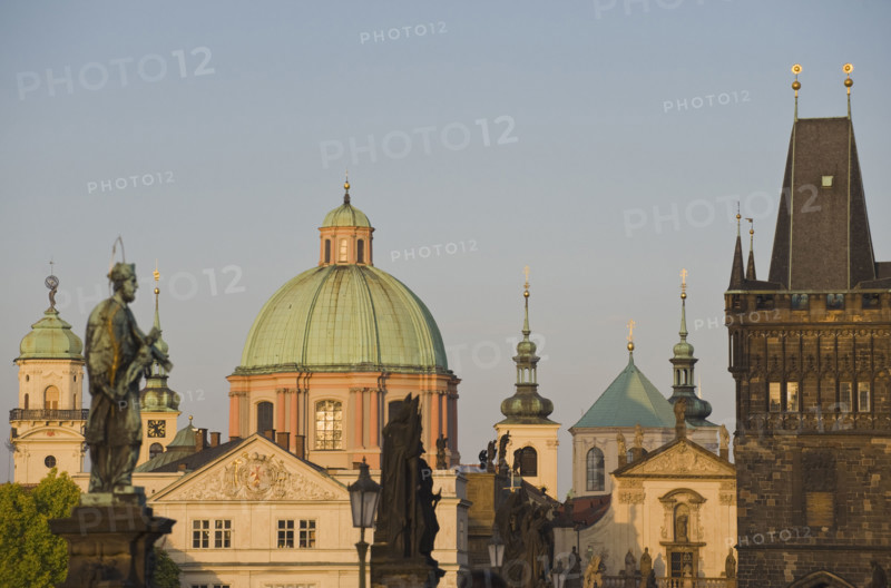 Statues and architectural buildings.