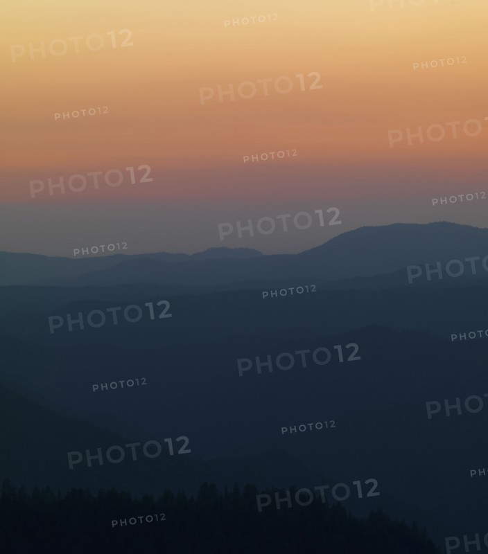 View of sunset over mountain range. Date : 2008