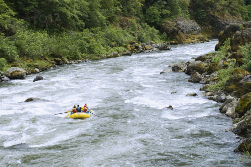 Group whitewater rafting. Date : 2008