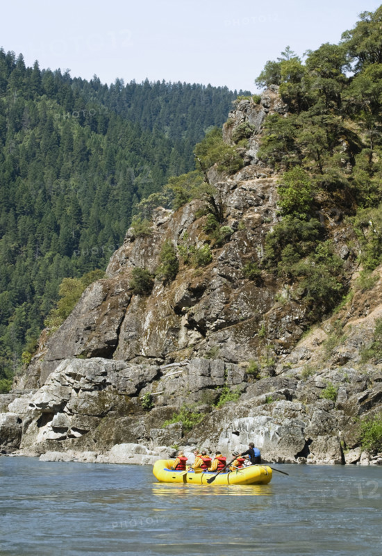 Group whitewater rafting. Date : 2008