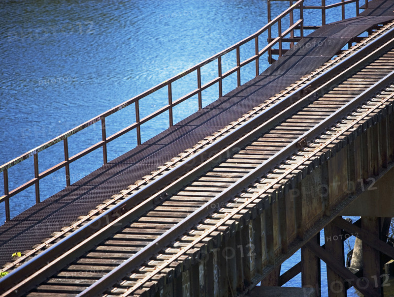 Railroad bridge. Date : 2008