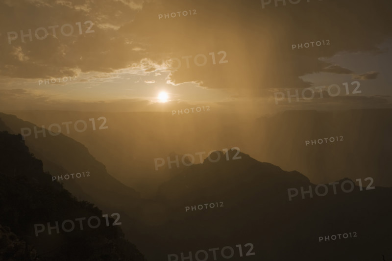 Sun setting over Grand Canyon National Park.