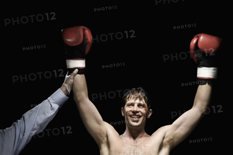 Boxer with arms raised. Date : 2008
