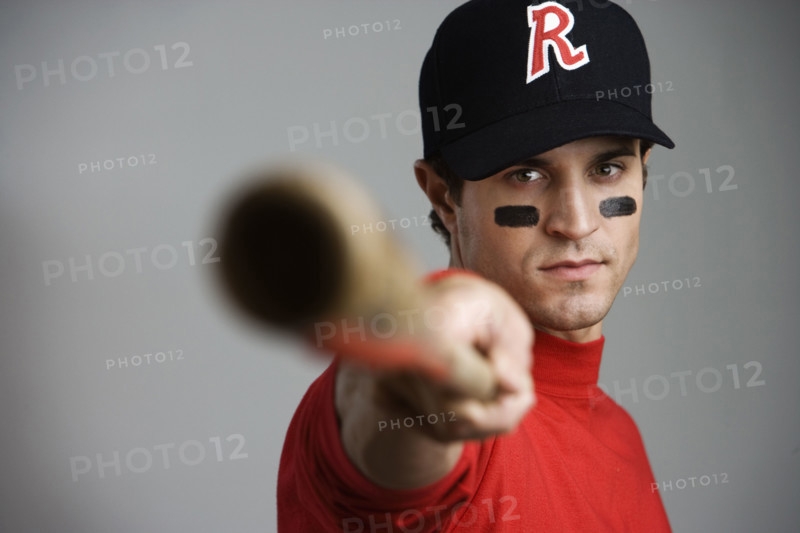 Close up of baseball player pointing bat. Date : 2008