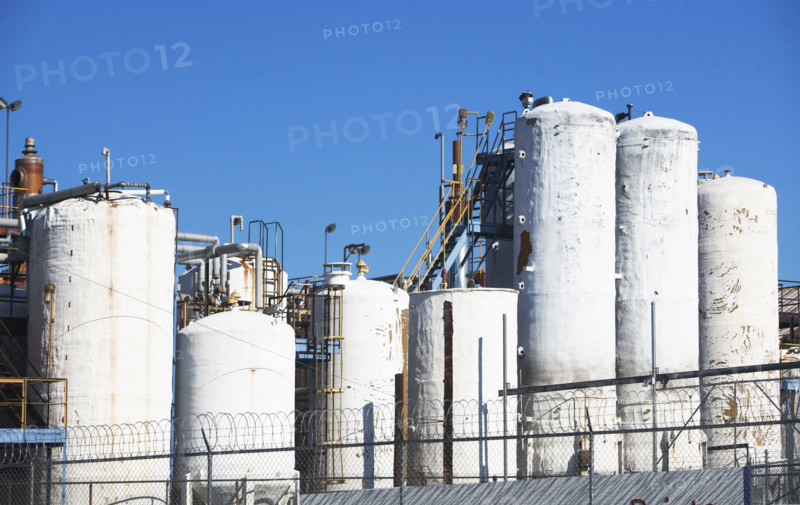 Cooling towers of industrial plant. Date : 2008