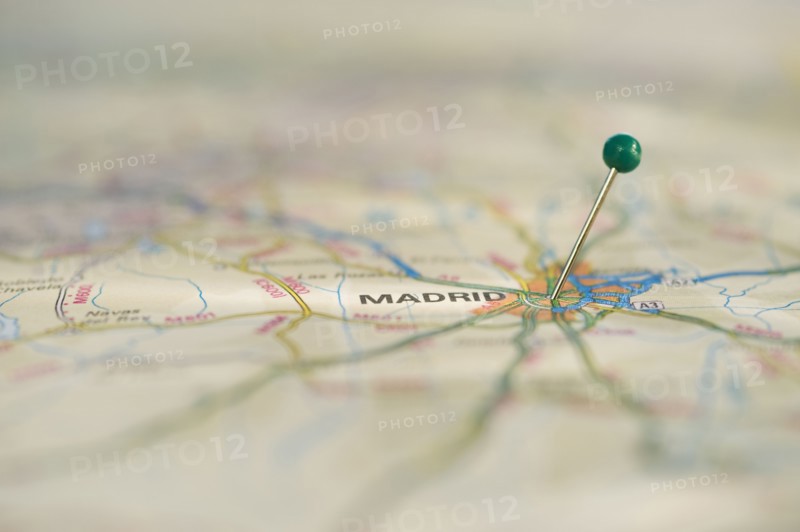 Close up of pin on map location. Photographe : Daniel Grill