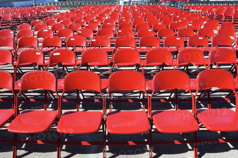 Empty stadium seats. Photographe : fotog