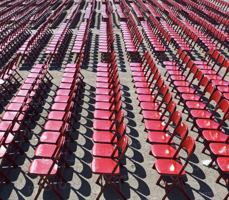 Empty stadium seats. Photographe : fotog