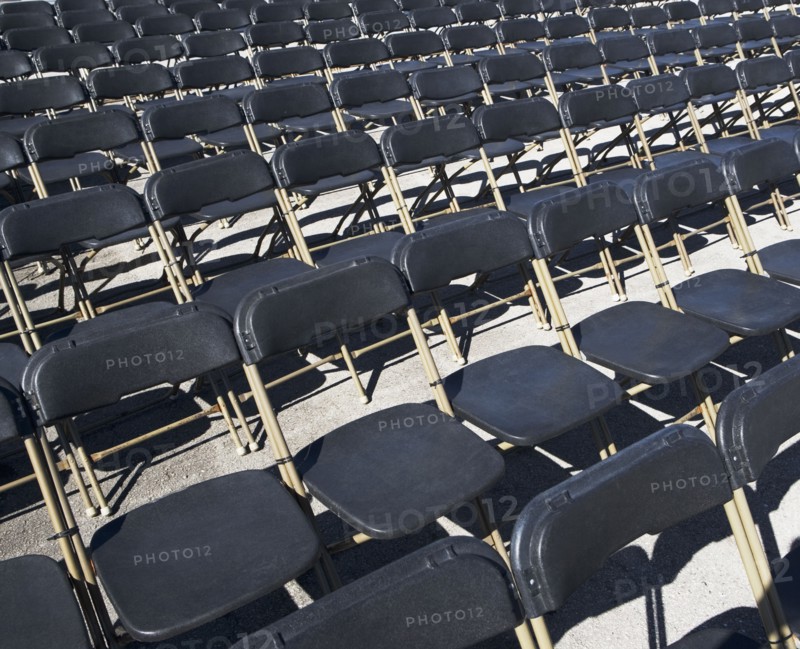 Empty stadium seats. Photographe : fotog
