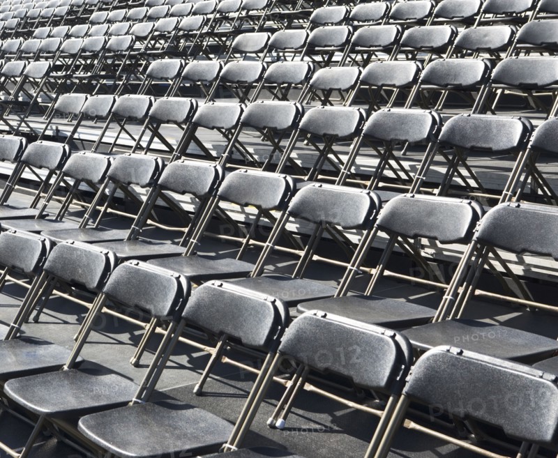 Empty stadium seats. Photographe : fotog
