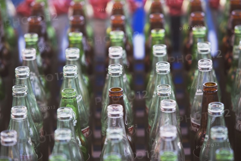 Empty soda bottles. Photographe : fotog