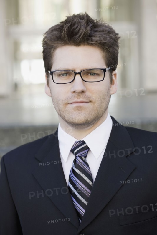 Portrait of businessman. Photographe : PT Images