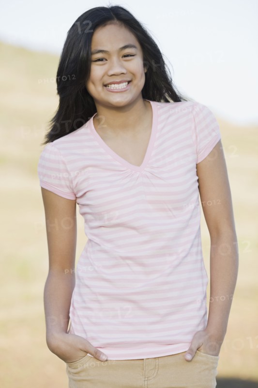 Portrait of teenage girl. Photographe : PT Images