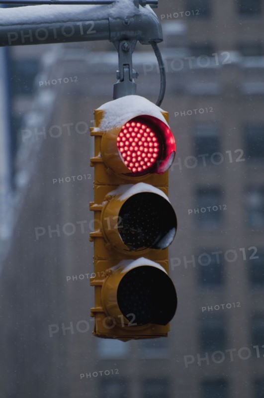 Close-up of traffic light, New York City, New York, USA. Photographe : Daniel Grill