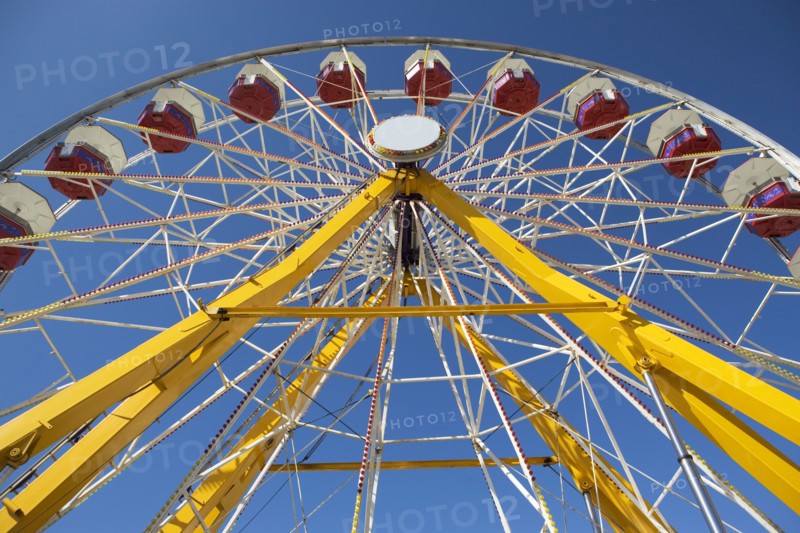 A ferris wheel ride