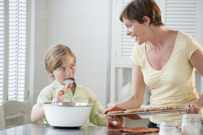 Mother and chilld baking.