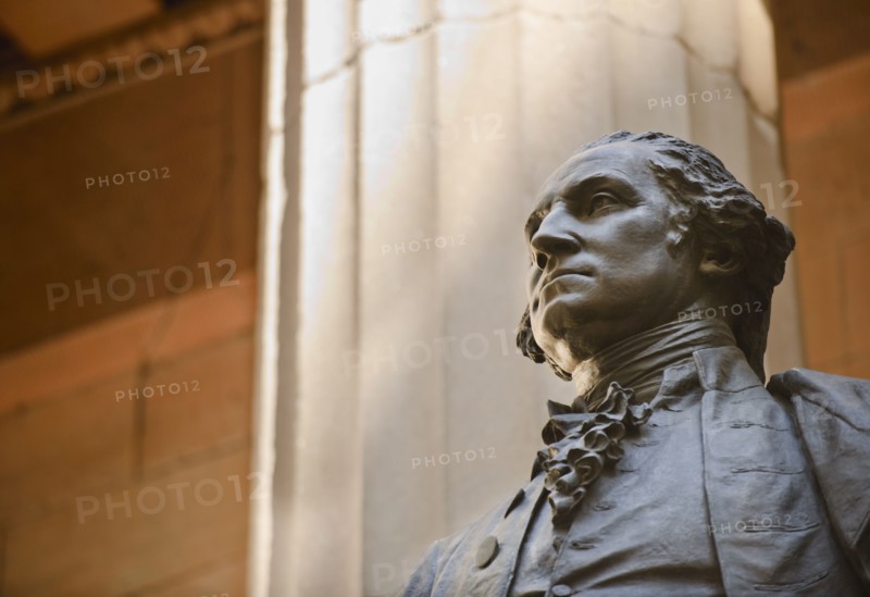 Statue of George Washington.